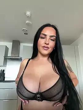 Discover our girls online shows and discover the company of countless livestreamers, with stunning shapes, sex toys and more.