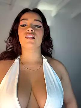 Photos of NaughtyNinnaXXX from StripChat is Freechat