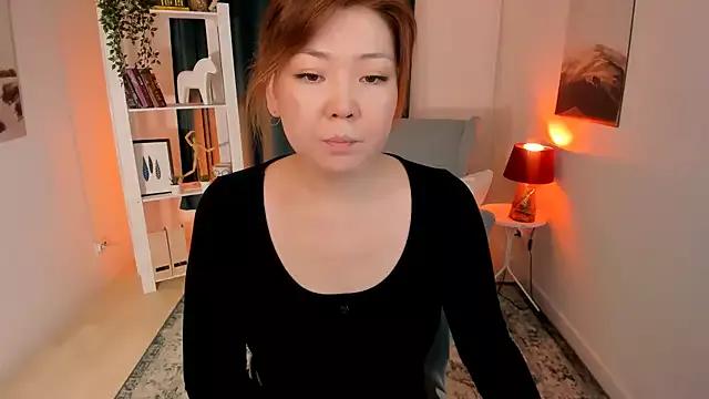 Discover our girls online shows and discover the company of countless livestreamers, with stunning shapes, sex toys and more.