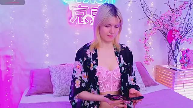 NellieLoyns from StripChat