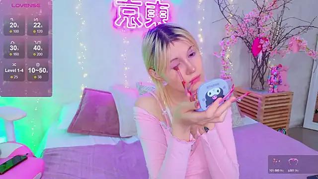 NellieLoyns from StripChat