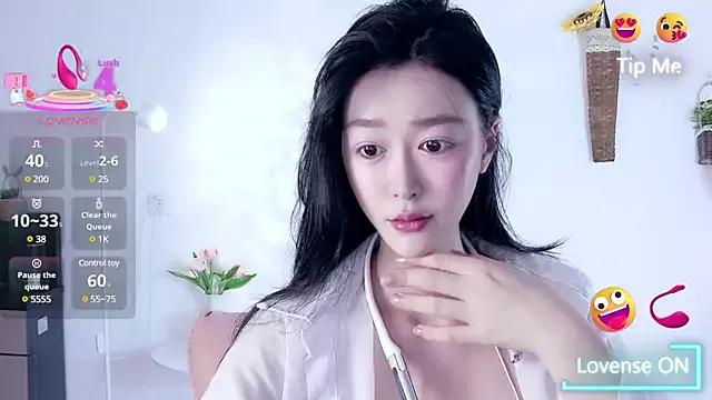 Discover our girls online shows and discover the company of countless livestreamers, with stunning shapes, sex toys and more.
