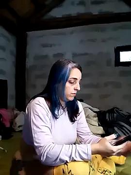 Discover our girls online shows and discover the company of countless livestreamers, with stunning shapes, sex toys and more.