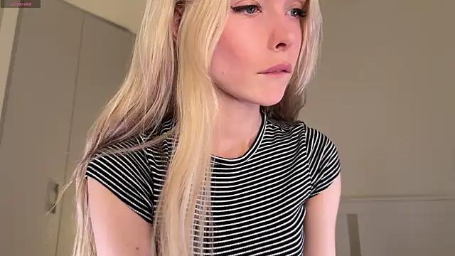 neon_demon from StripChat