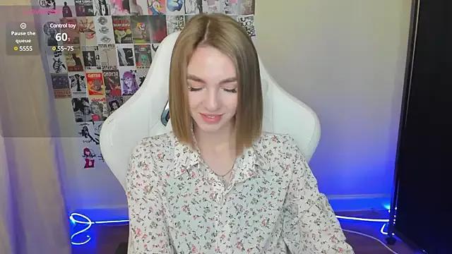 Discover our girls online shows and discover the company of countless livestreamers, with stunning shapes, sex toys and more.