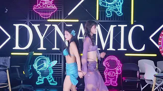 Discover our girls online shows and discover the company of countless livestreamers, with stunning shapes, sex toys and more.