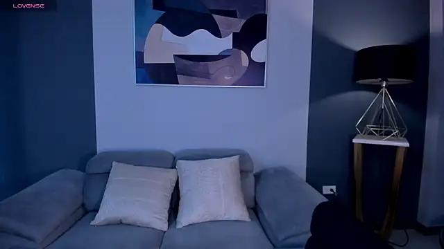 Discover our girls online shows and discover the company of countless livestreamers, with stunning shapes, sex toys and more.