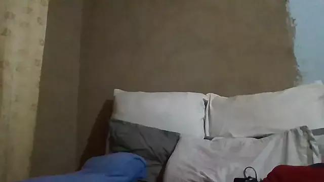 Nicky52 from StripChat is Freechat