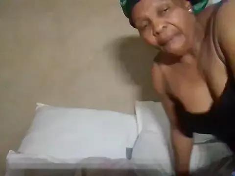 Nicky52 from StripChat is Freechat