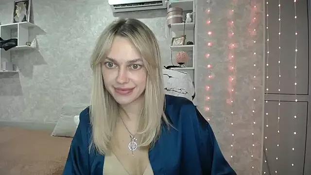 Discover our girls online shows and discover the company of countless livestreamers, with stunning shapes, sex toys and more.