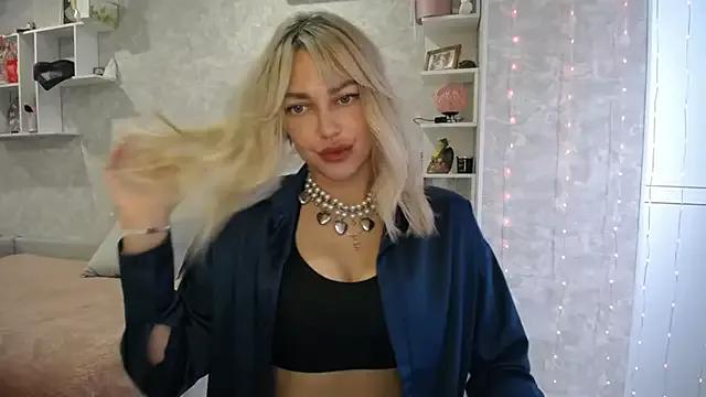 NickyAdamidi from StripChat is Freechat