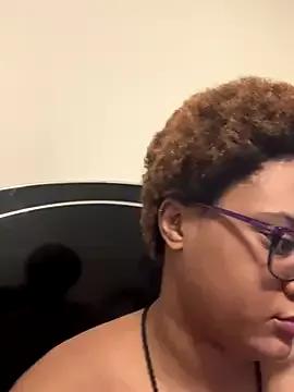 nickytheehawtie from StripChat is Freechat