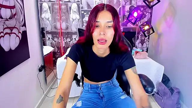 Discover our girls online shows and discover the company of countless livestreamers, with stunning shapes, sex toys and more.