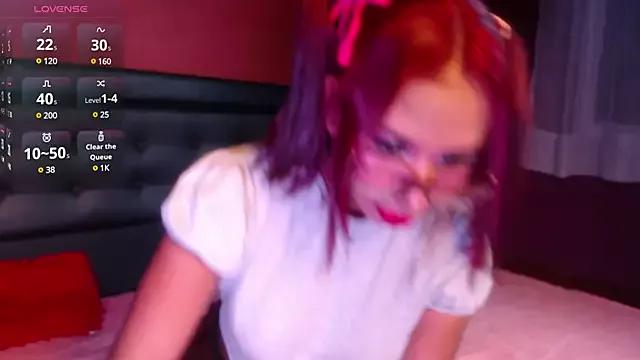 Discover our girls online shows and discover the company of countless livestreamers, with stunning shapes, sex toys and more.