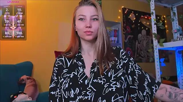 Discover our girls online shows and discover the company of countless livestreamers, with stunning shapes, sex toys and more.