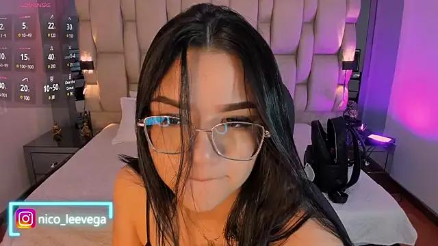 nicoleevega_ from StripChat is Freechat