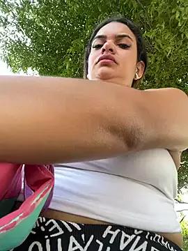 Discover our girls online shows and discover the company of countless livestreamers, with stunning shapes, sex toys and more.