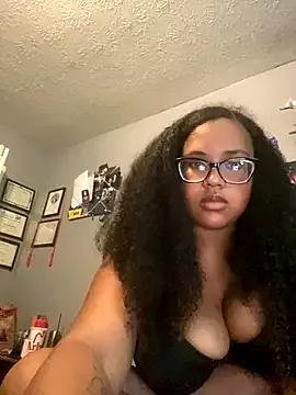nicolette356 from StripChat is Freechat