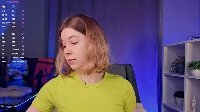 Discover our girls online shows and discover the company of countless livestreamers, with stunning shapes, sex toys and more.