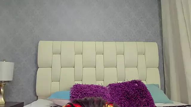 nicollandjhon from StripChat is Freechat