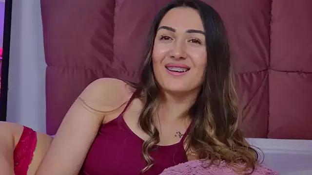 NicolLopeze from StripChat is Freechat