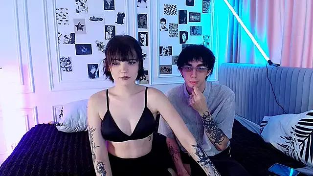 Discover our girls online shows and discover the company of countless livestreamers, with stunning shapes, sex toys and more.