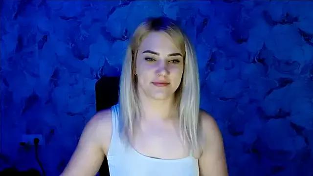 Discover our girls online shows and discover the company of countless livestreamers, with stunning shapes, sex toys and more.