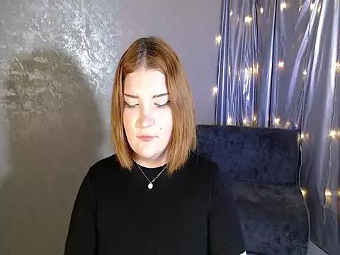 Discover our girls online shows and discover the company of countless livestreamers, with stunning shapes, sex toys and more.
