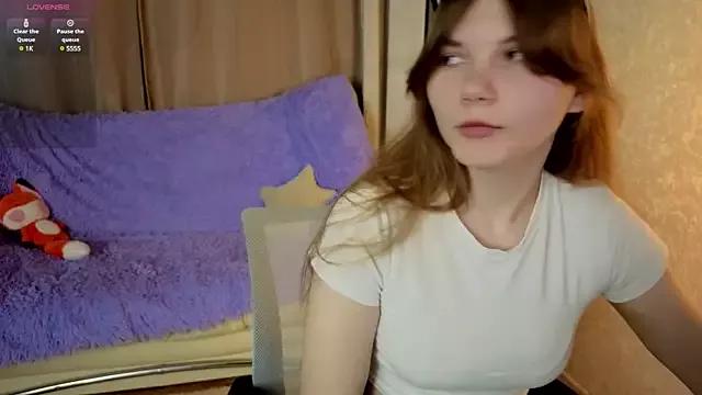 Discover our girls online shows and discover the company of countless livestreamers, with stunning shapes, sex toys and more.