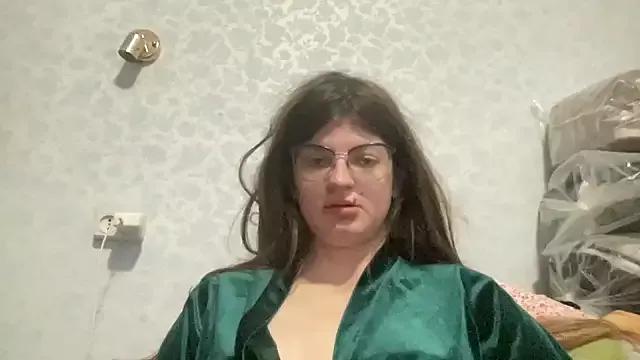 Discover our girls online shows and discover the company of countless livestreamers, with stunning shapes, sex toys and more.