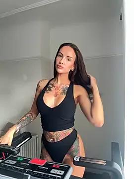 Nikki__Foxx from StripChat