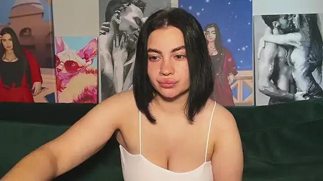 Discover our girls online shows and discover the company of countless livestreamers, with stunning shapes, sex toys and more.