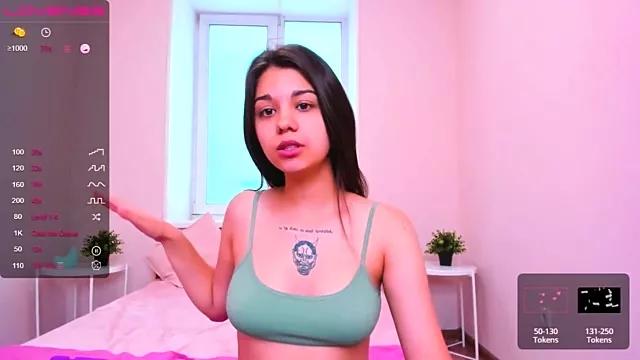 NikkiBloomz from StripChat