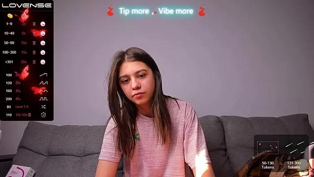 NikkiBloomz from StripChat