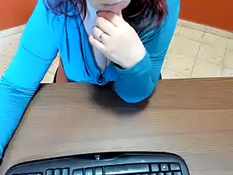 NikkiHolland from StripChat