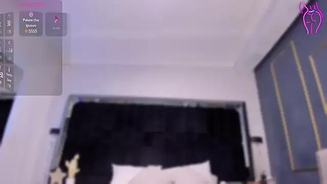 NikkySmiith from StripChat