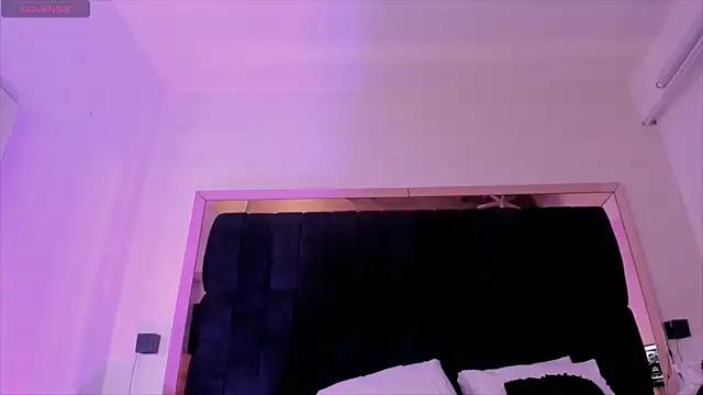 NikkySmiith from StripChat