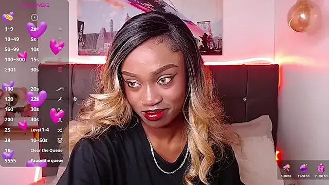 Discover our girls online shows and discover the company of countless livestreamers, with stunning shapes, sex toys and more.