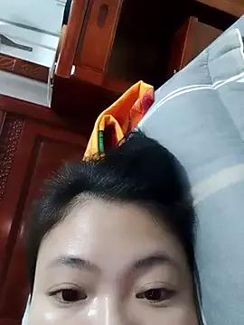 Niknik33015 from StripChat