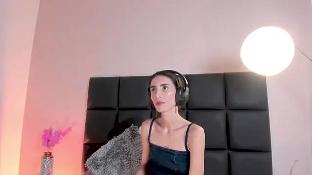 Nina_Cavaali from StripChat