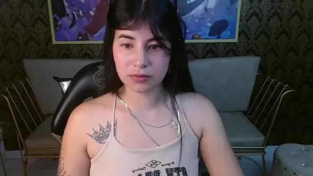 Discover our girls online shows and discover the company of countless livestreamers, with stunning shapes, sex toys and more.