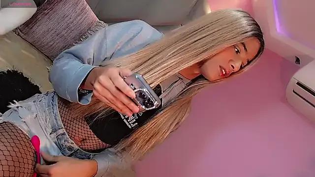 Nina_Keyli from StripChat