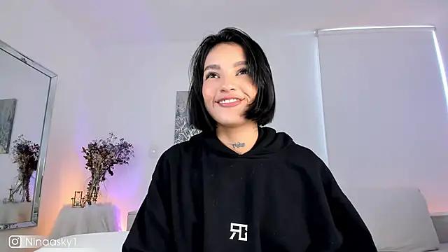 ninaa_sky from StripChat