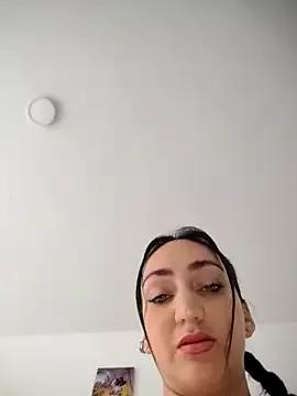 Discover our girls online shows and discover the company of countless livestreamers, with stunning shapes, sex toys and more.