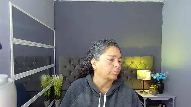 NinaBlazee from StripChat