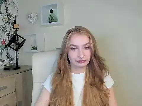 Discover our girls online shows and discover the company of countless livestreamers, with stunning shapes, sex toys and more.