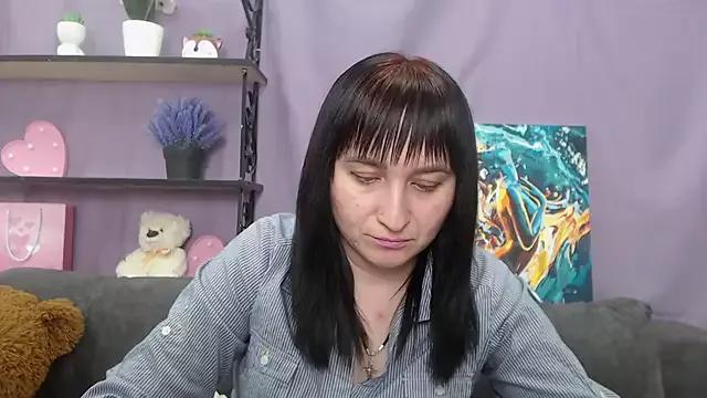 NinaFlawlees from StripChat