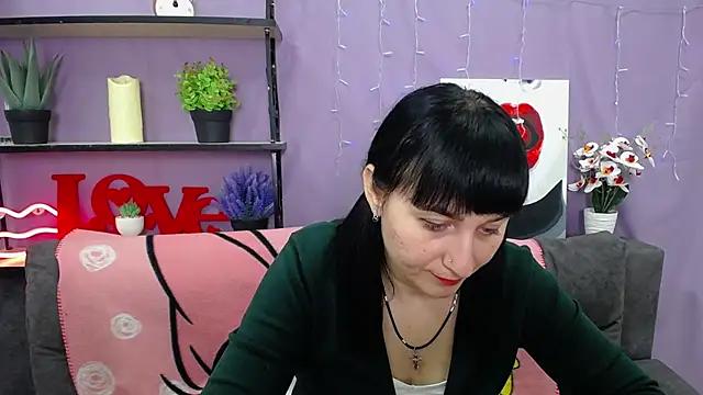 NinaFlawlees from StripChat