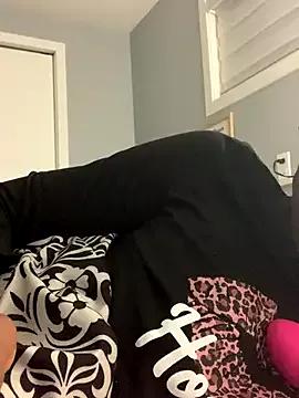 ninaperry777 from StripChat is Freechat