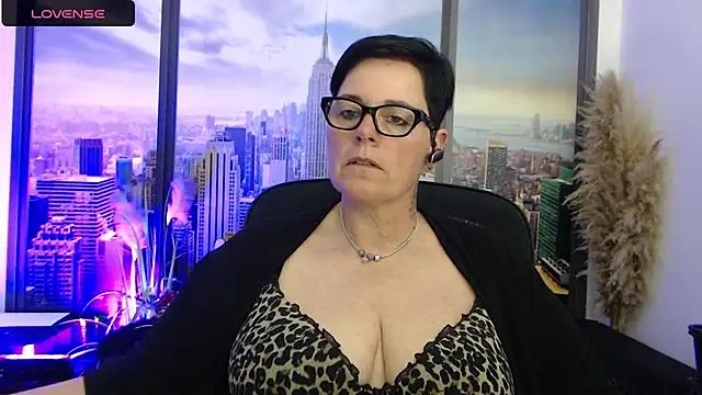 ninarandmann from StripChat